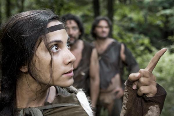 Bild 1 von 15: Im Bild (v.li.): Maya Henselek (Alva), Gregor Bloéb (Meso), Martin Leutgeb (Gulo).
