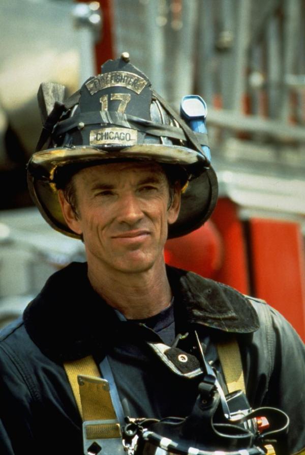 Bild 1 von 10: Hat der Feuerwehrmann John Adcox (Scott Glenn) etwas zu verbergen?