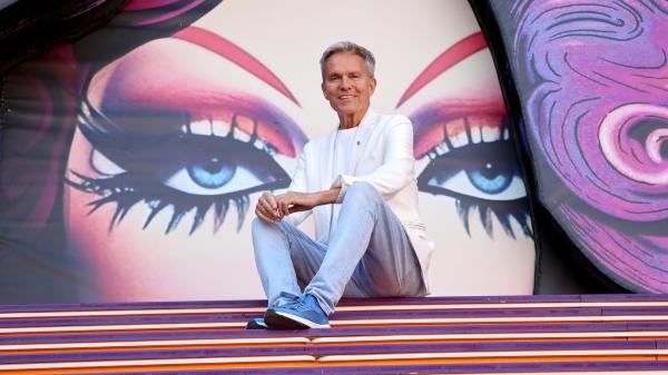 Bild 1 von 6: Im Bild: Moderator Alfons Haider auf der Bühne von \