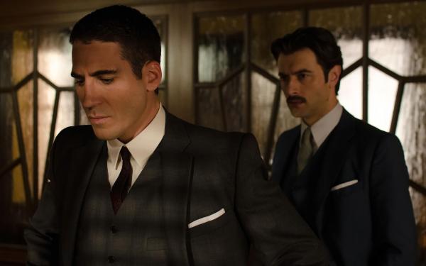 Bild 1 von 7: Alberto Márquez (Miguel Ãngel Silvestre, l.); Mateo Ruiz (Javier Rey, r.)