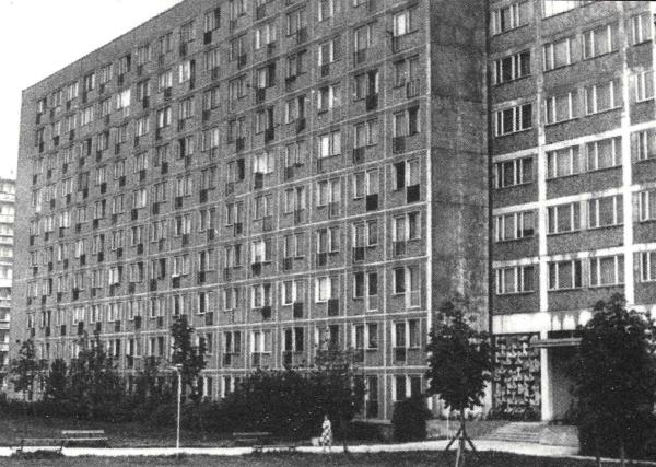 Bild 1 von 4: In einem Hochhaus in Halle-Neustadt wird 1982 ein Matrose ermordet.