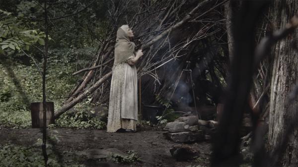 Bild 1 von 3: Eine der Nazi-Expeditionen führte in die Wälder Finnlands. Es gelang ihnen tatsächlich, die Rituale einer Seherin aus der Gegend aufzuzeichnen.