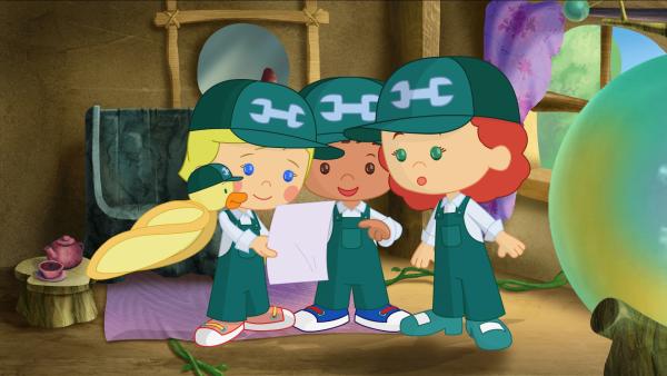 Bild 1 von 5: Zoé, Finn und Tanja bekommen eine Liste mit Dingen, die sie reparieren sollen. Ente QuackQuack ist ganz interessiert.