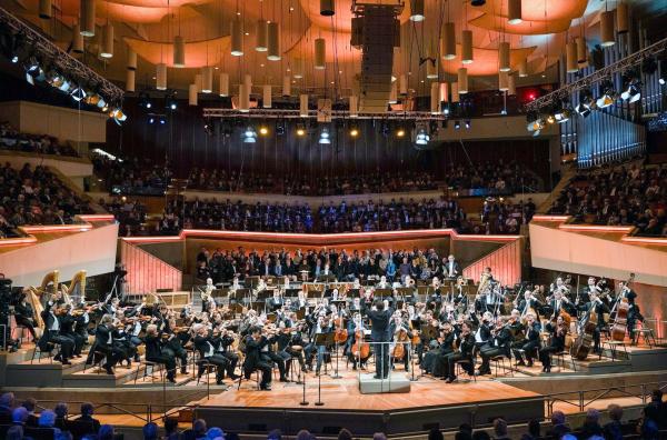 Bild 1 von 3: Die Berliner Philharmoniker widmen sich den großen Liebenden der Oper: Don José, Werther, Lenski und Romeo.