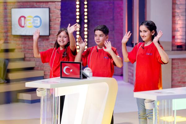 Bild 1 von 11: Das rote Rateteam aus Antalya/Türkei freut sich auf einen spannenden Quiztag bei \