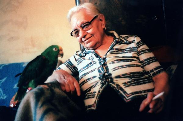 Bild 1 von 2: Im Bild: Aloisia Bocta mit Koki.