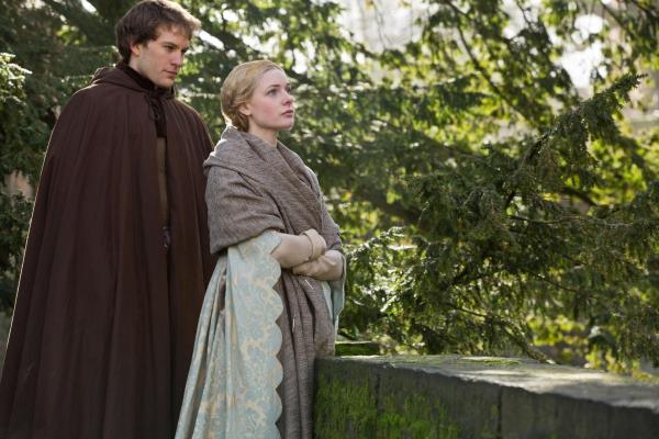 Bild 1 von 7: Anthony (Ben Lamb, l.); Elizabeth (Rebecca Ferguson, r.)