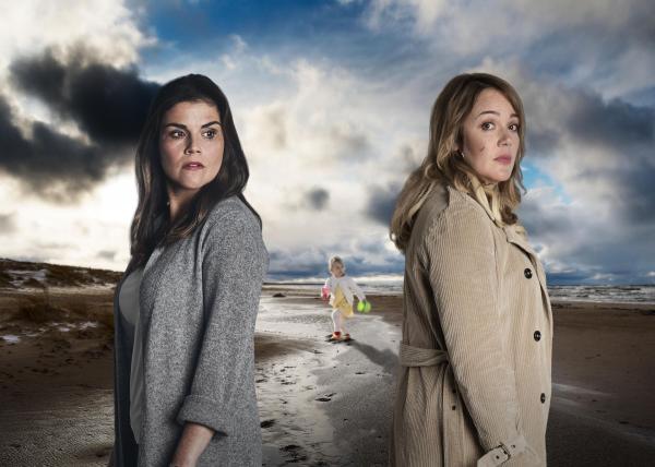 Bild 1 von 12: Ruth Brunsdorf-Kramer (Katharina Wackernagel, l.); Stefanie Minrath (Alwara Höfels, r.)