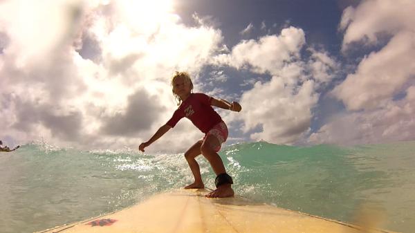 Bild 1 von 4: Merla beim Surfen