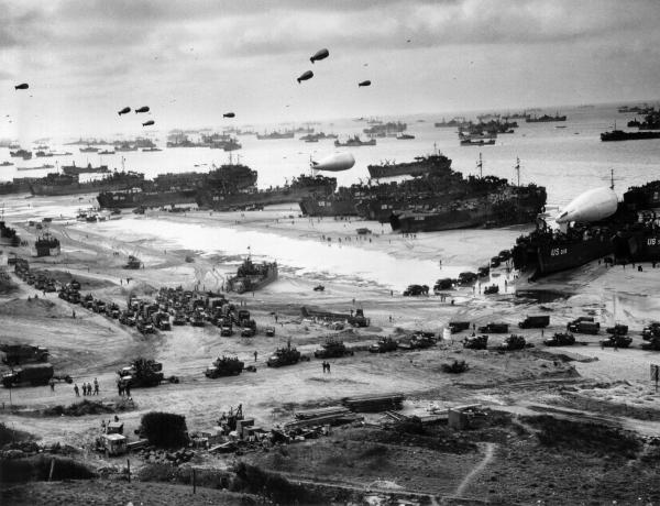 Bild 1 von 1: Am 6. Juni 1944 landen die Westalliierten in der Normandie. Für die Wehrmacht beginnt der Zweifrontenkrieg.