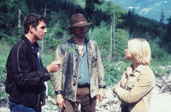 Bild 1 von 21: Im Bild (v.li.): Hans Sigl (Andreas Blitz), Jochen Horst (Franzach), Kristina Sprenger (Karin Kofler).