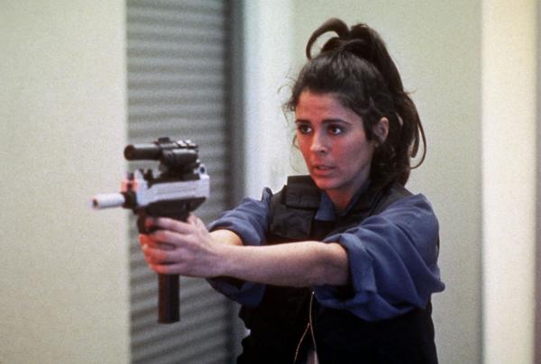 Bild 1 von 8: Amber Mendez (Maria Conchita Alonso)