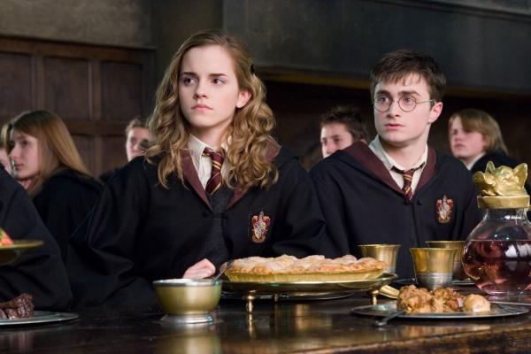 Bild 1 von 11: Emma Watson, Daniel Radcliffe