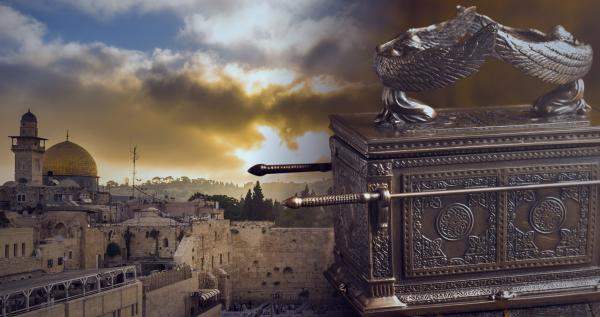 Bild 1 von 4: In der Bundeslade sollen die zehn Gebote aufbewahrt worden sein. Auch deswegen ist ihr Mythos bis heute untrennbar mit der Geschichte Israels verbunden.