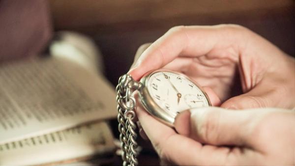 Bild 1 von 11: Im Bild: Taschenuhr.