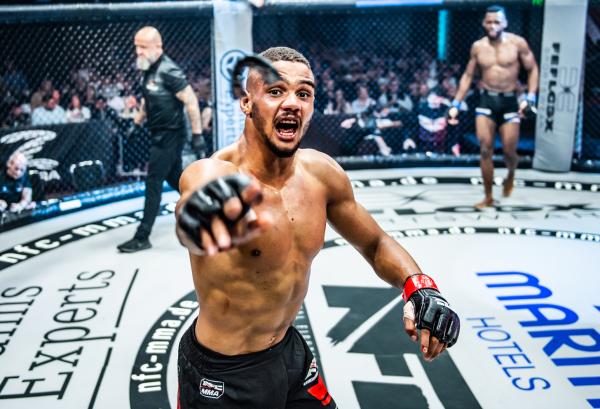 Bild 1 von 3: MMA