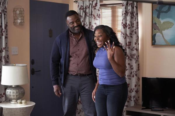 Bild 1 von 8: Ron (Bashir Salahuddin, l.); Sharon (Laci Mosley, r.)