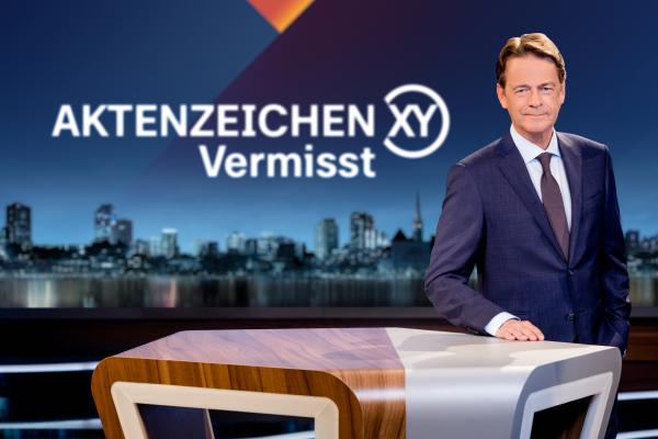 Bild 1 von 10: Rudi Cerne im Studio