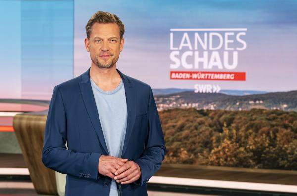 Bild 1 von 5: SWR-Moderator Florian Weber.