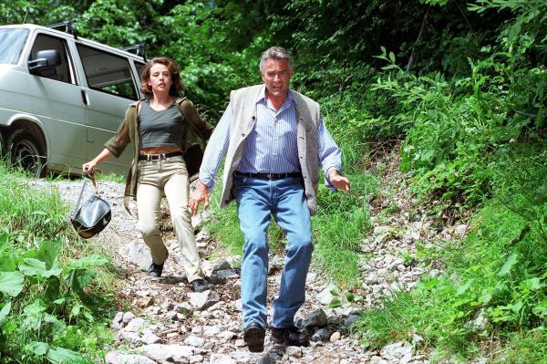 Bild 1 von 6: Im Bild: Daniela Gaets (Vera), Klaus Wildbolz (Wenzel Hofer).