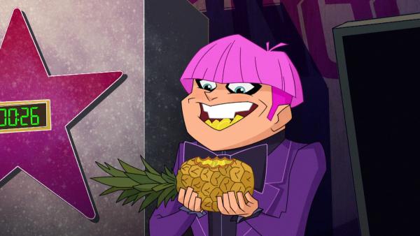 Bild 1 von 6: Der verrückte Game-Show Moderator Mr. Sparkles droht Hiros Katze Mochi etwas anzutun, um Go Go dazu zu zwingen an einem Spiel teilzunehmen. Doch die hat eine riesen Angst vor öffentlichen Auftritten.