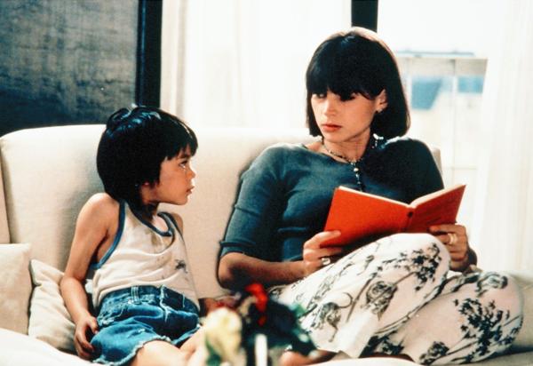 Bild 1 von 5: Smilla Jaspersen (Julia Ormond) und ihr Nachbarsjunge Isaiah (Clipper Miano) haben sich angefreundet.