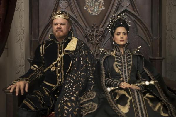 Bild 1 von 3: König von Longtrellis (John C. Reilly, l.); Königin von Longtrellis (Salma Hayek, r.)