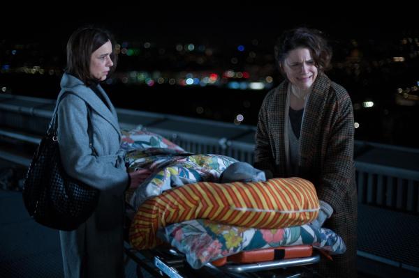 Bild 1 von 8: Lisa Suttner (Annika Kuhl, l.); Marie Lindweg (Christina Hecke, r.)