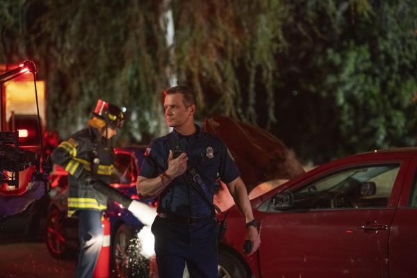 Bild 1 von 10: Bobby Nash (Peter Krause)