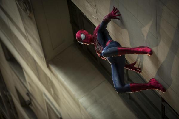 Bild 1 von 9: Im Kampf gegen das Böse: Peter Parker alias Spider-Man (Andrew Garfield) ...