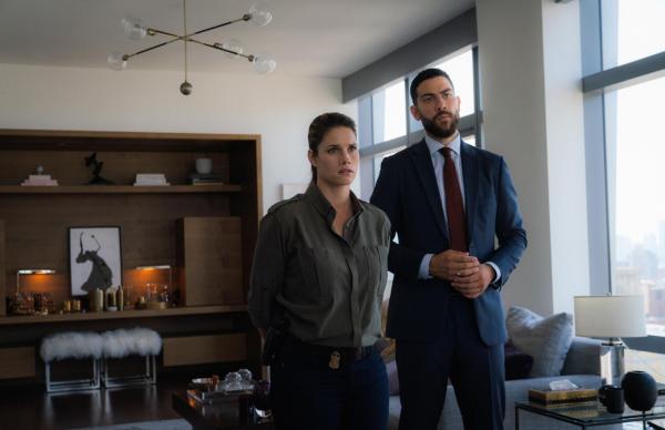 Bild 1 von 16: Special Agent Maggie Bell (Missy Peregrym, l.); Special Agent Omar Adom 'OA' Zidan (Zeeko Zaki, r.)