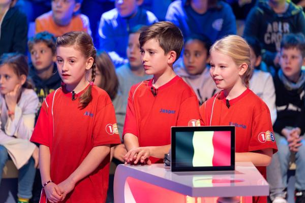 Bild 1 von 27: Im Bild: Das Rateteam aus Brüssel/Belgien wartet gespannt, was die nächste Quizfrage von Elton sein wird.