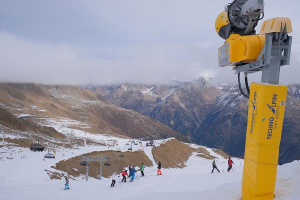 Bild 1 von 13: Schneekanone an der Piste 13 des Giggijoch-Skigebiets.