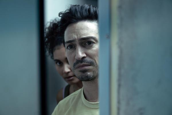 Bild 1 von 5: Cassie (Perry Mooney, l.); Andy Pruden (Ben Feldman, r.)