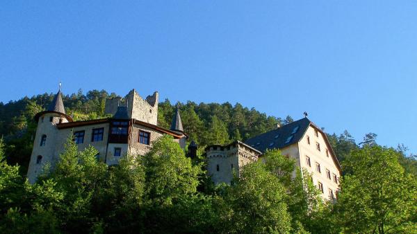 Bild 1 von 8: Im Bild: Schloß Fernsteinsee.
