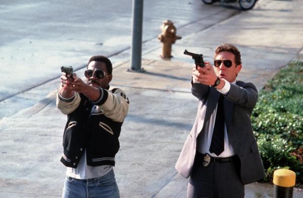 Bild 1 von 11: Bei der Aufklärung eines Mordes kommen Billy Rosewood (Judge Reinhold, r.) und Axel Foley (Eddie Murphy, l.) auf die Spur einer hervorragend organisierten Verbrecherbande ...