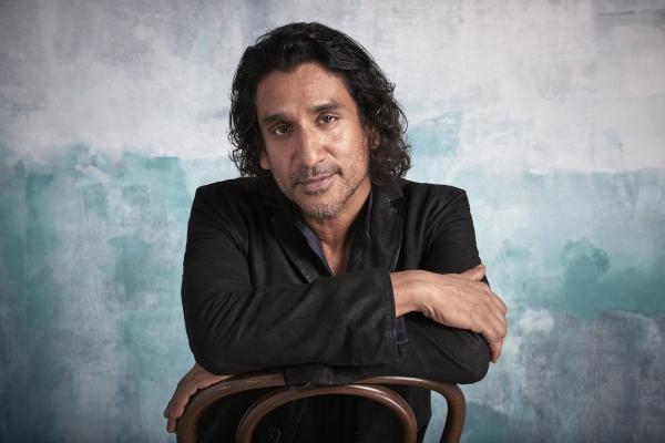 Bild 1 von 15: Julian Cousins (Naveen Andrews)