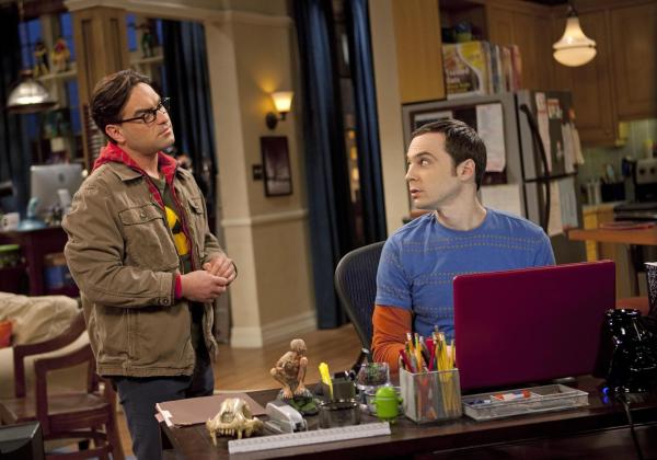 Bild 1 von 34: Leonard Hofstadter (Johnny Galecki, l.); Sheldon Cooper (Jim Parsons, r.)
