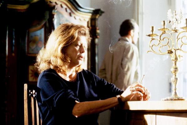 Bild 1 von 6: Im Bild: Lisa Kreuzer (Frau Faulhaber), Karl Markovics (Ernst Stockinger).