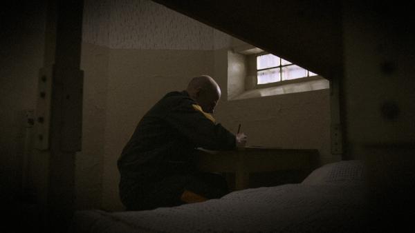 Bild 1 von 3: Innenansicht einer Haftzelle eines DDR-Gefängnisses.