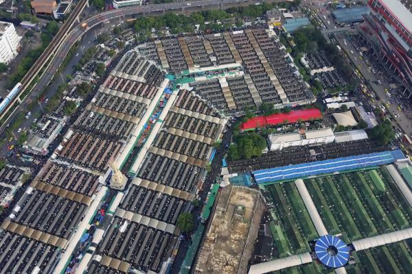Bild 1 von 6: Bangkok: Mit über 15.000 Ständen und Läden ist der Chatuchak-Markt der größte Asiens.