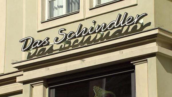 Bild 1 von 8: Im Bild:  Café Schindler, außen.