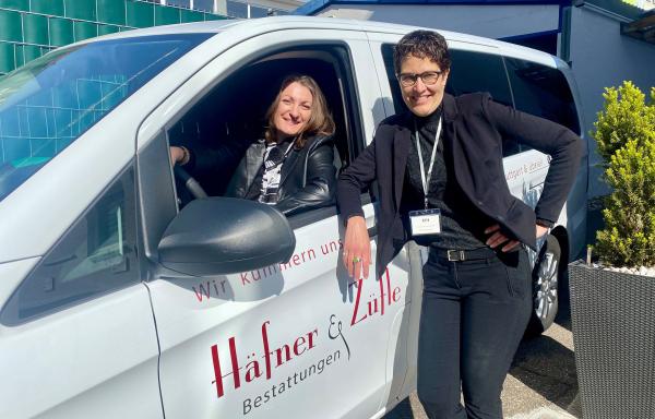 Bild 1 von 3: Chantal Häfner (l.) und Ute Züfle sind die Chefinnen von \
