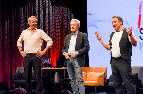 Bild 1 von 14: Im Bild:  Thomas Maurer, Florian Scheuba und Robert Palfrader .