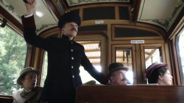 Bild 1 von 3: Eisenbahn in der Kaiserzeit.