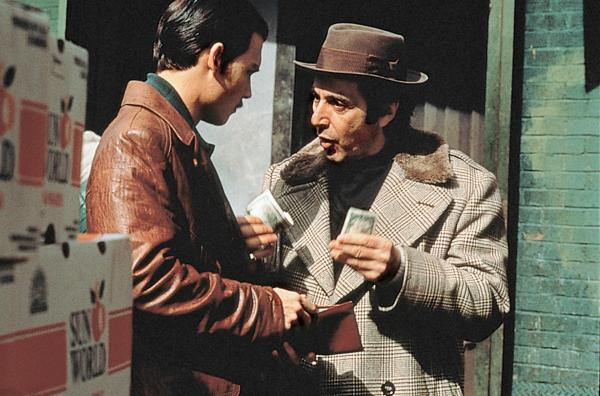 Bild 1 von 7: Donnies (Johnny Depp, li.) Beziehung zu Lefty (Al Pacino, re.) wird immer enger und vertrauter.
