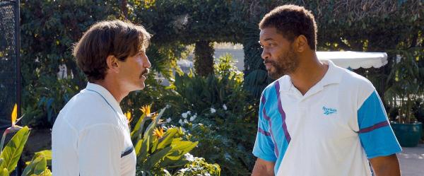 Bild 1 von 25: Im Bild: Jon Bernthal (Rick Macci), Will Smith (Richard Williams).