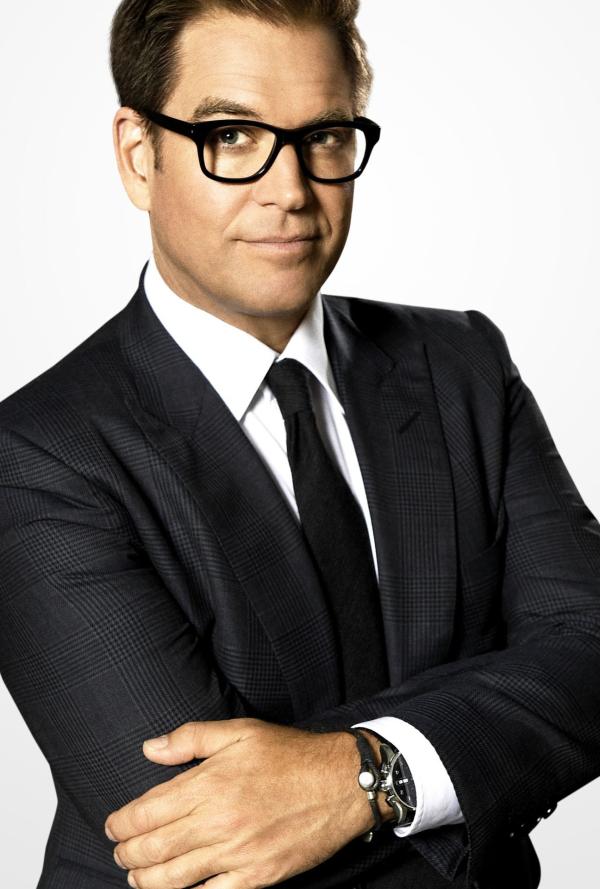 Bild 1 von 10: (4. Staffel) - Bull - Artwork