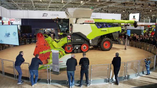 Bild 1 von 3: Die alle zwei Jahre stattfindende Agritechnica in Hannover ist die Weltmesse für alles, was mit Landmaschinentechnik zu tun hat.