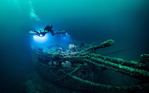 Bild 1 von 14: Welche Geschichten erzählen die Wracks am Grund der Großen Seen in Nordamerika? Vor über 100 Jahren ging die \